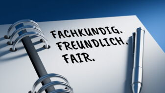Fachkundig. Freundlich. Fair. (Foto © iStock.com/XtockImages)