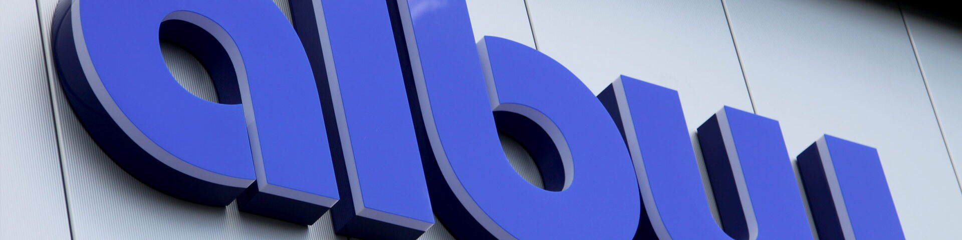 albw Logo auf der Gebäudefassade